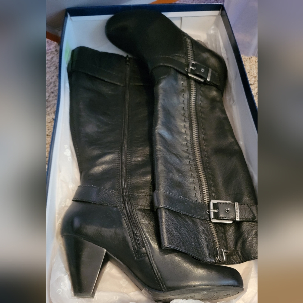 Arturo Chiang Black Leather Heeled Boots